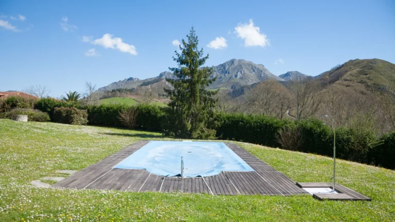 Cobertura de Piscinas: Vantagens de Usar Lonas de Alta Resistência