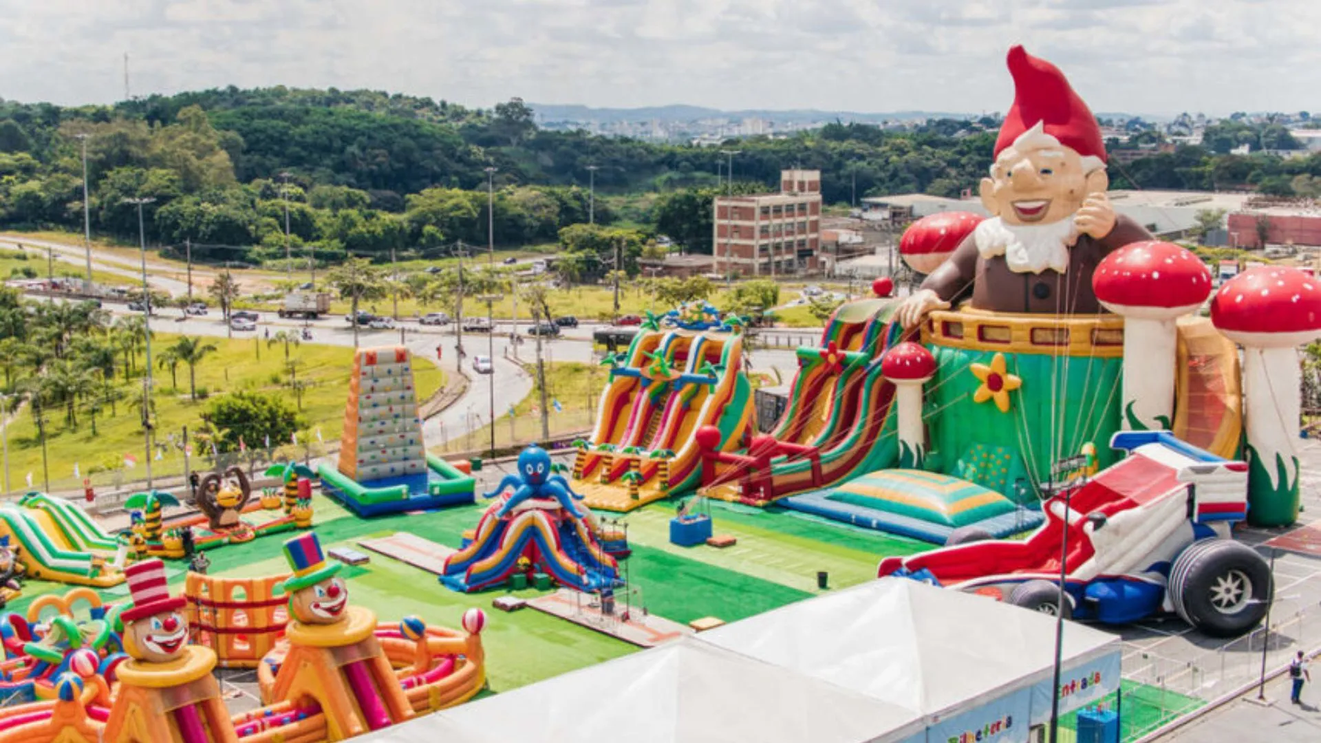 Por Que Escolher Lonas de PVC para Brinquedos Infláveis?